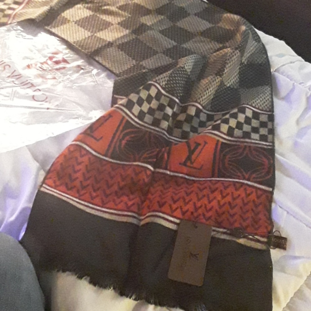 Louis Vuitton scarf